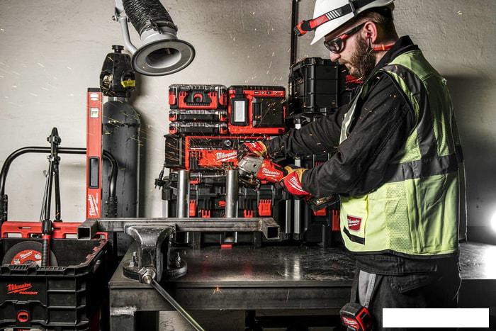 Угловая шлифмашина Milwaukee M18 FSAG125XB-502X Fuel 4933478430 (с 2-мя АКБ)