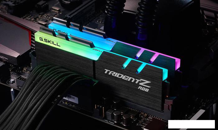 Оперативная память G.Skill Trident Z RGB 2x32ГБ DDR4 3600 МГц F4-3600C18D-64GTZR