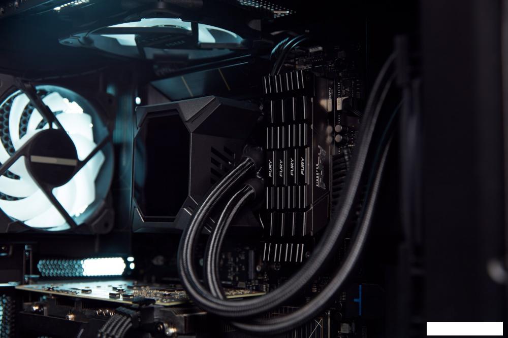 Оперативная память Kingston FURY Renegade 8ГБ DDR4 3600МГц KF436C16RB2/8