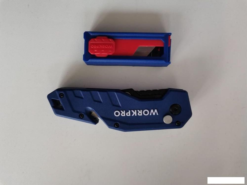 Нож строительный Workpro WP211008