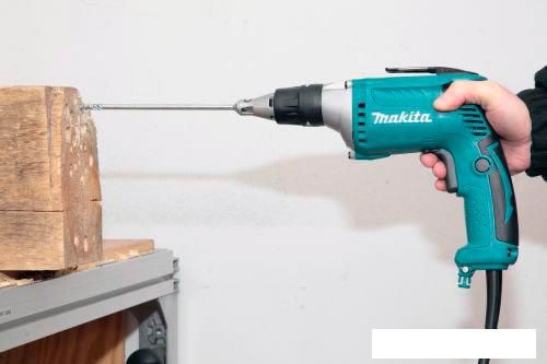 Шуруповерт для гипсокартона Makita FS4300