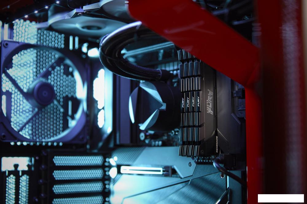 Оперативная память Kingston FURY Renegade 8ГБ DDR4 3600МГц KF436C16RB2/8