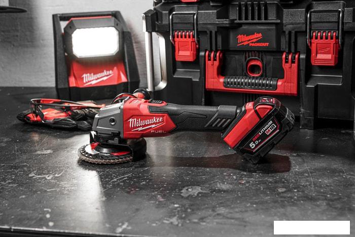 Угловая шлифмашина Milwaukee M18 FSAG125XB-502X Fuel 4933478430 (с 2-мя АКБ)