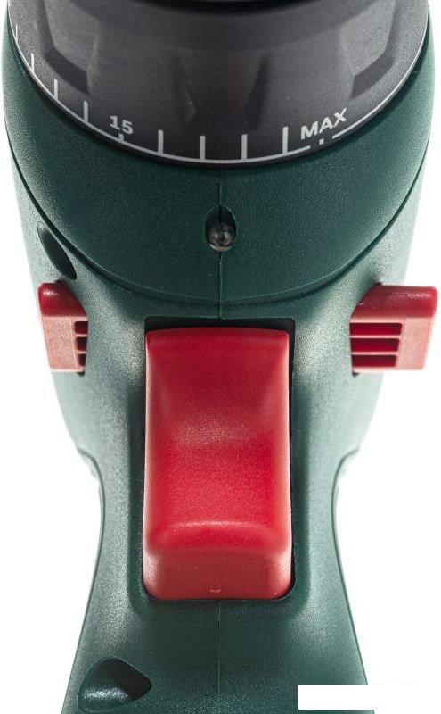Шуруповерты, гайковерты, электроотвертки Bosch EasyDrill 1200 06039D3007 (с 2-мя АКБ, кейс)