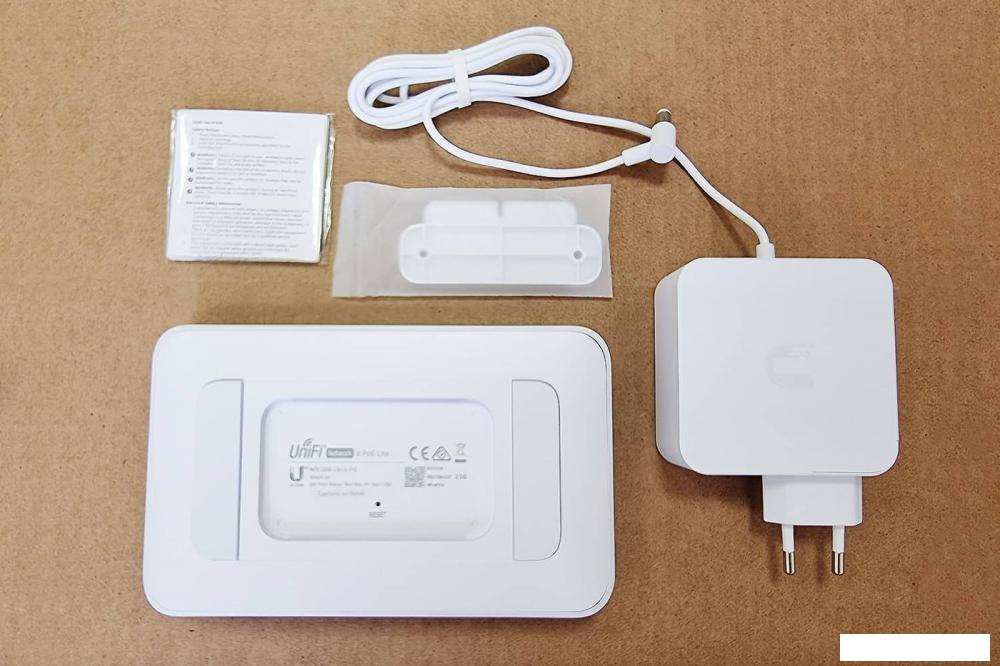 Управляемый коммутатор 2-го уровня Ubiquiti UniFi Switch Lite 8 POE