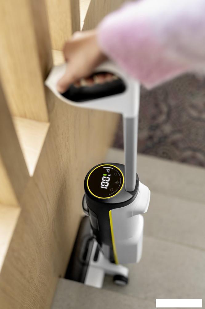 Вертикальный моющий пылесос Karcher FCV 4 1.056-131.0