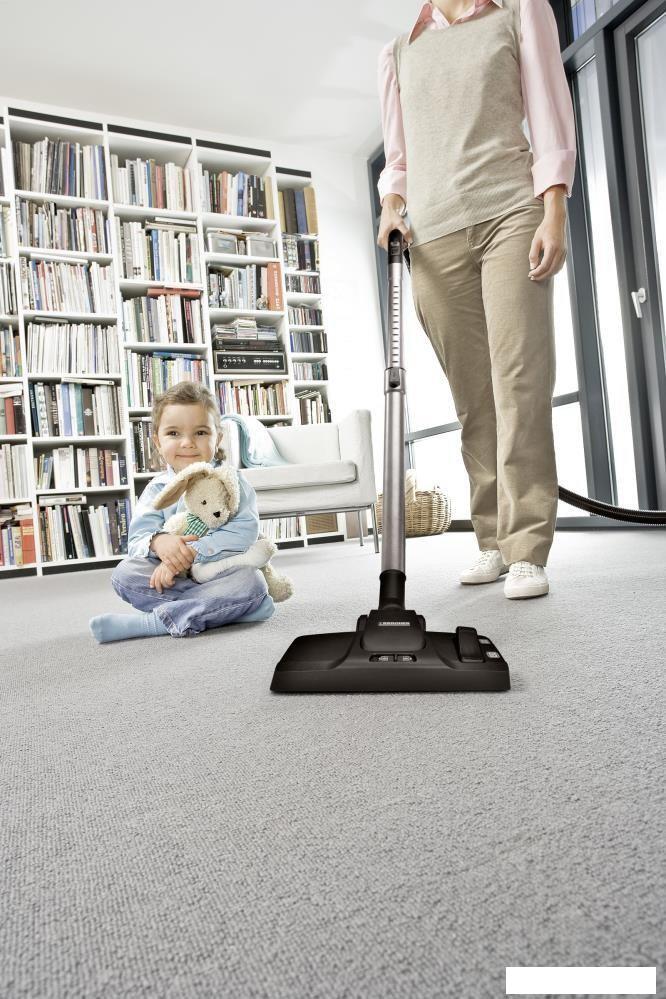 Пылесос Karcher VC 3 Floor 1.198-059.0