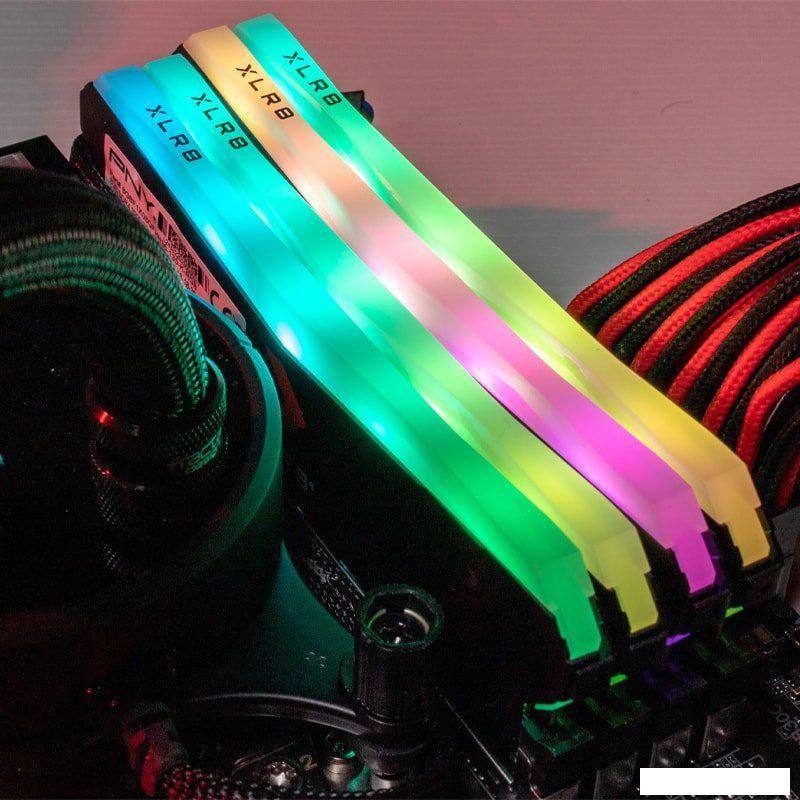 Оперативная память PNY XLR8 Gaming Epic-X RGB 2x8GB DDR4 PC4-25600 MD16GK2D4320016XRGB