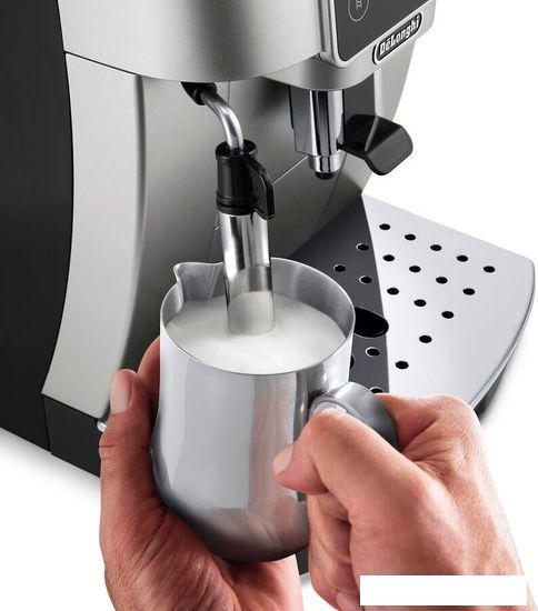 Кофемашина DeLonghi Magnifica Start ECAM 220.31.SB