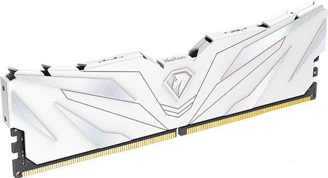 Оперативная память Netac Shadow II White 8ГБ DDR4 2666 МГц NTSWD4P26SP-08W