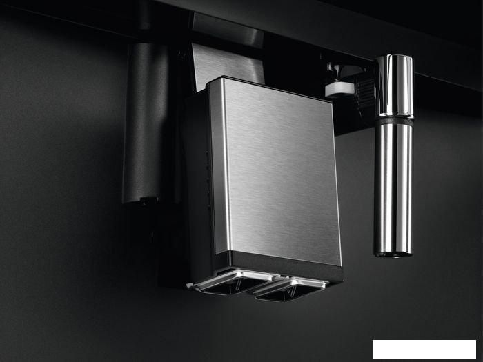 Кофемашина Electrolux EBC85X