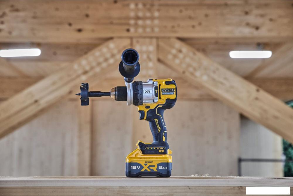 Ударная дрель-шуруповерт DeWalt DCD1007WW1T (с 1-им АКБ, кейс)