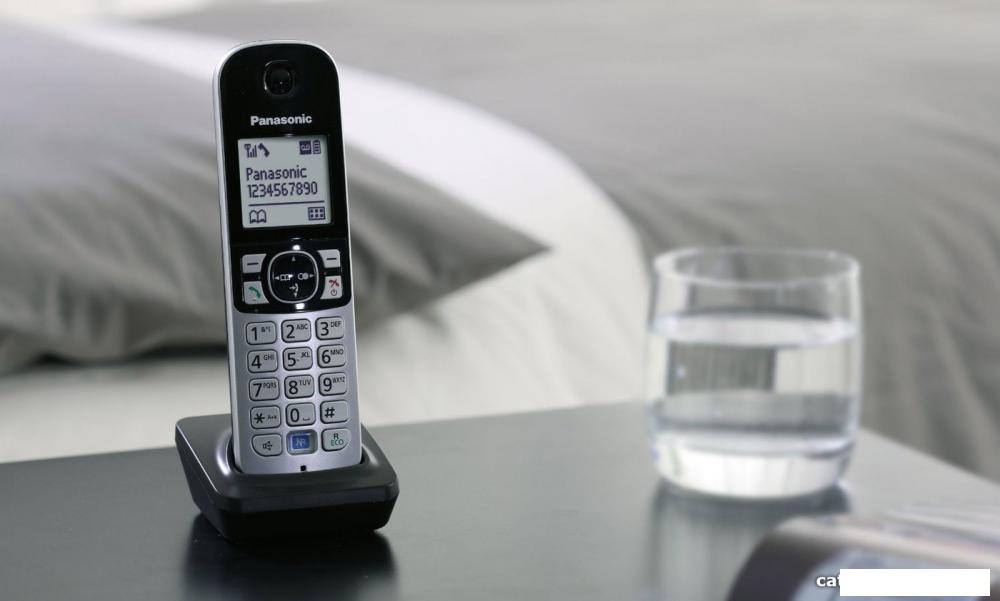 Радиотелефон Panasonic KX-TG6812RUB
