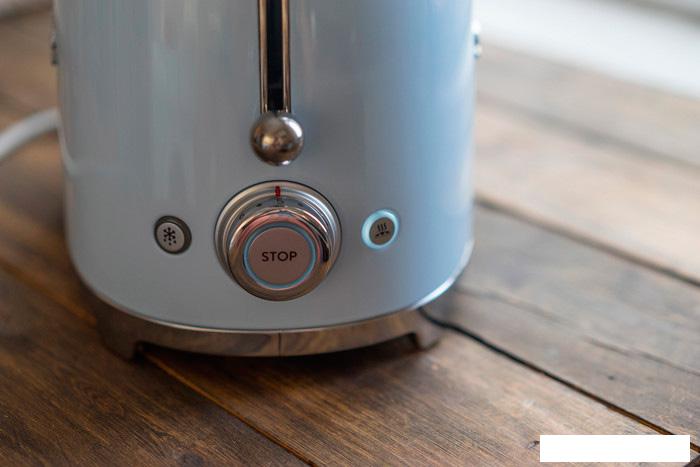 Тостер Smeg TSF01PGEU