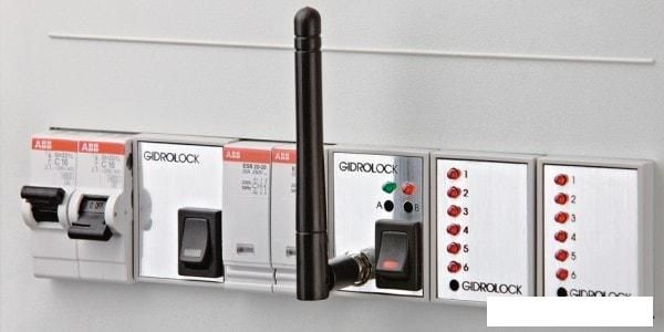Центр управления (хаб) Gidrolock Universal на DIN-рейку