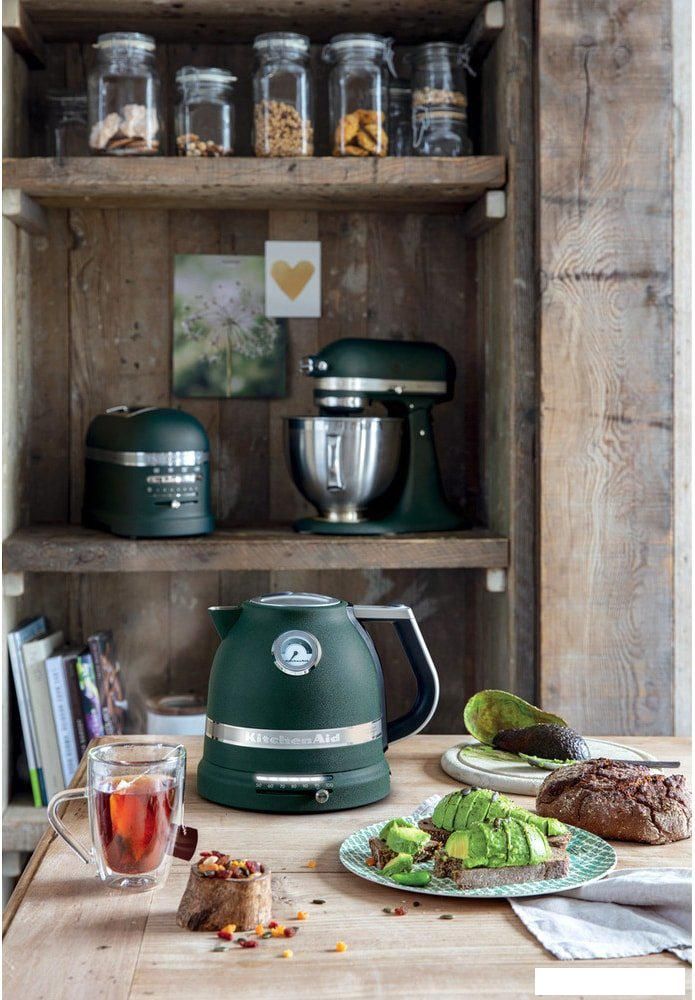 Электрический чайник KitchenAid Artisan 5KEK1522EPP