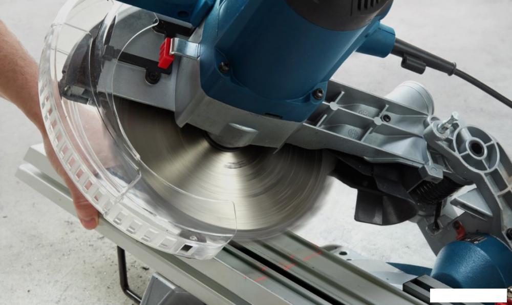 Торцовочная пила Bosch GCM 216 Professional 0601B33000