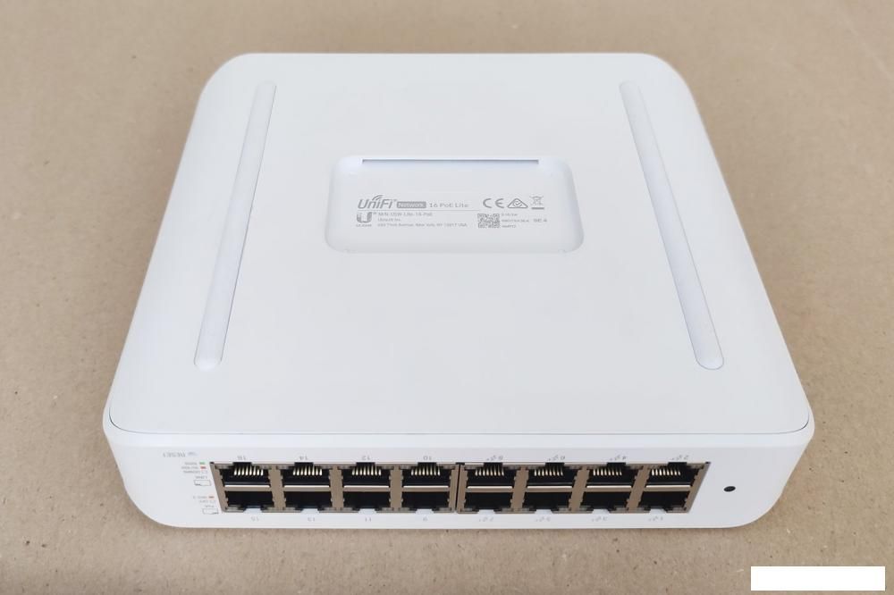Управляемый коммутатор 2-го уровня Ubiquiti UniFi Switch Lite 16 POE