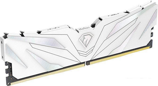Оперативная память Netac Shadow II White 8ГБ DDR4 2666 МГц NTSWD4P26SP-08W