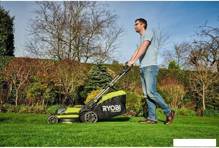 Газонокосилка Ryobi RY18LMX40B-240 (с 2-мя АКБ)