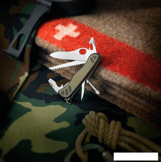 Мультитул Victorinox Swiss Soldier's knife 08 (0.8461.MWCH)