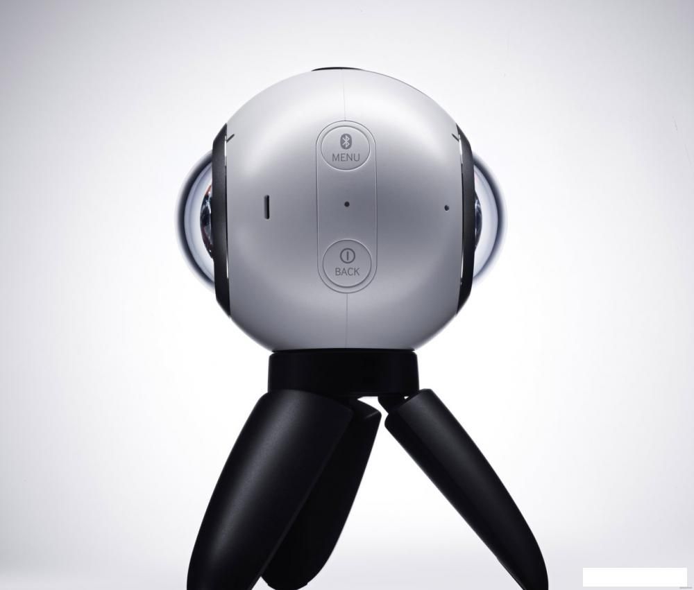 Экшен-камера Samsung Gear 360