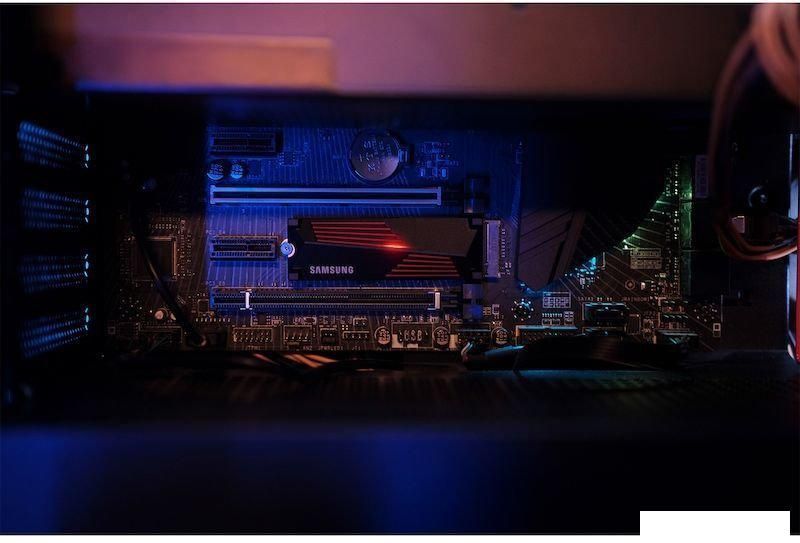 SSD Samsung 990 Pro с радиатором 4TB MZ-V9P4T0CW