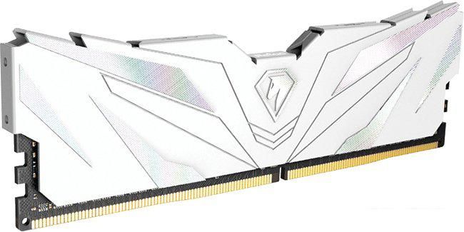 Оперативная память Netac Shadow II White 8ГБ DDR4 2666 МГц NTSWD4P26SP-08W