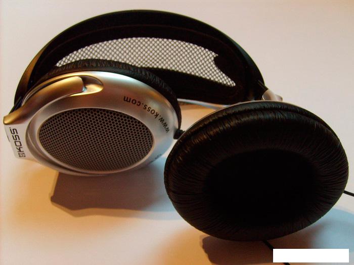Наушники KOSS UR40