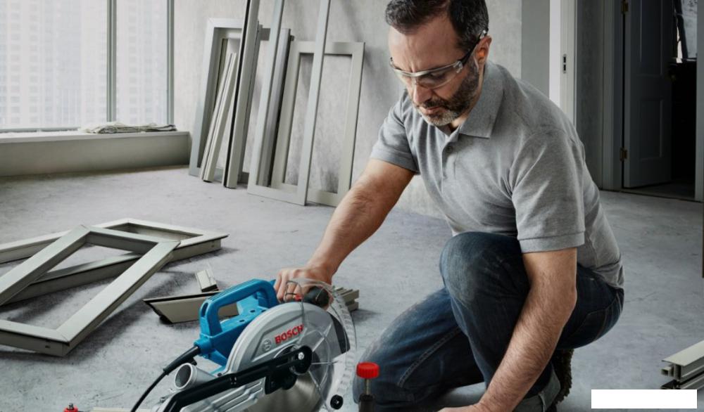 Торцовочная пила Bosch GCM 216 Professional 0601B33000