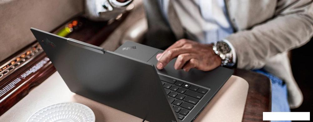 Ноутбук Lenovo ThinkPad X1 Carbon Gen 12 21KC00A7US