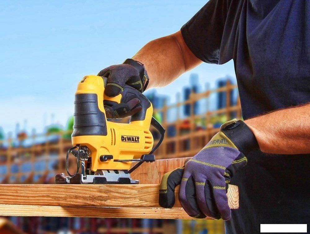 Электролобзик DeWalt DWE349