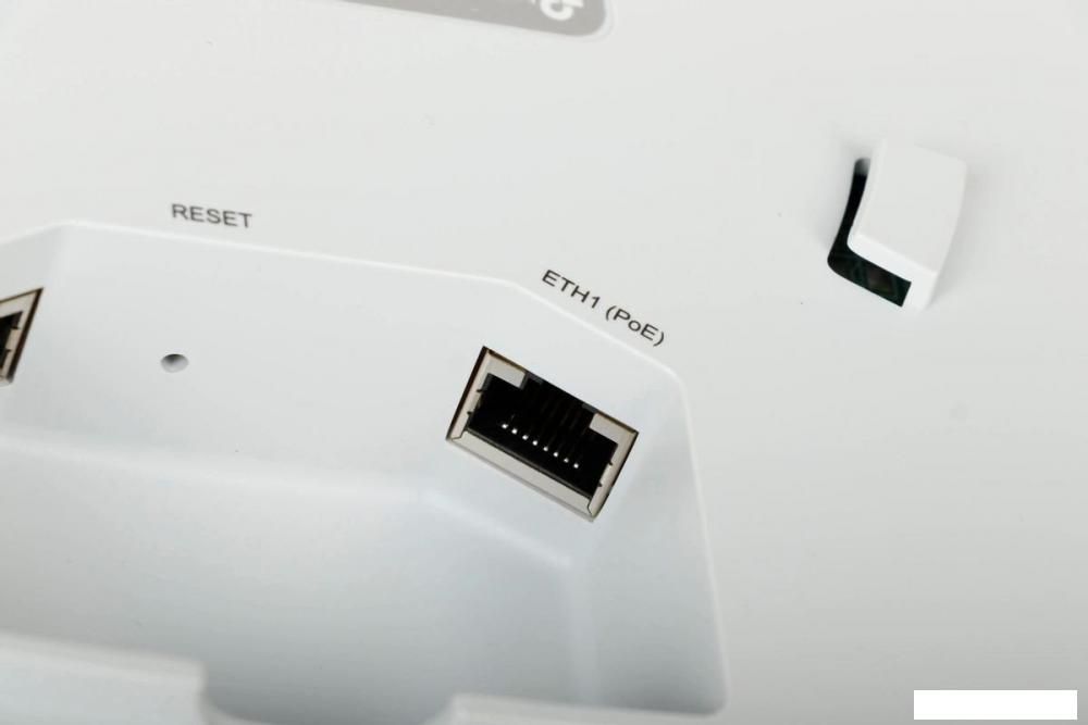Точка доступа TP-Link EAP245 V3