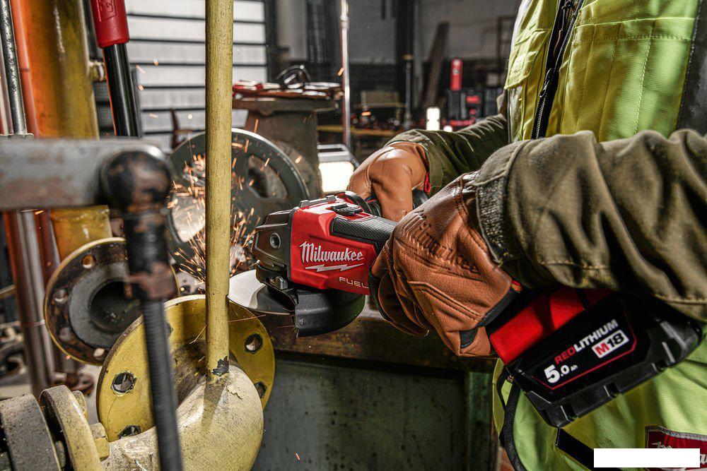 Угловая шлифмашина Milwaukee M18 FSAG125X-0X Fuel 4933478428 (без АКБ)