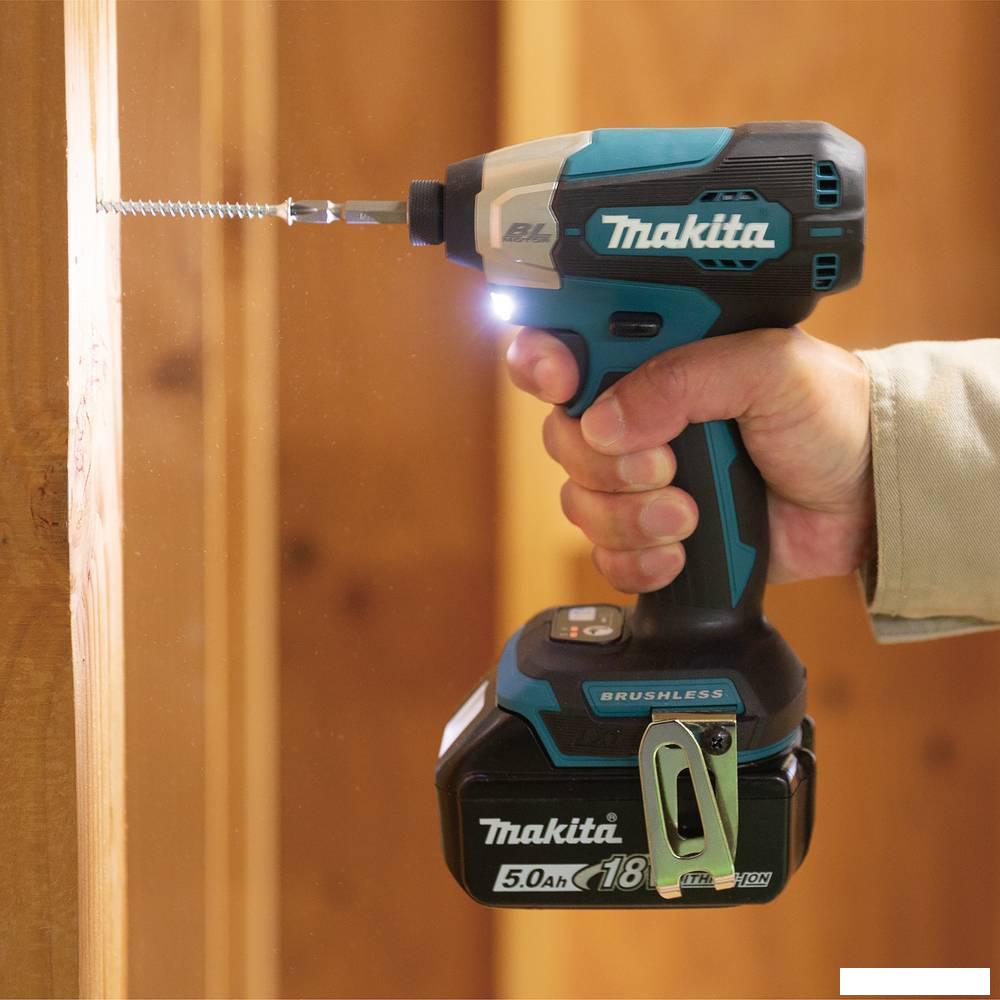 Винтоверт Makita DTD157RTJ (с 2-мя АКБ, кейс )