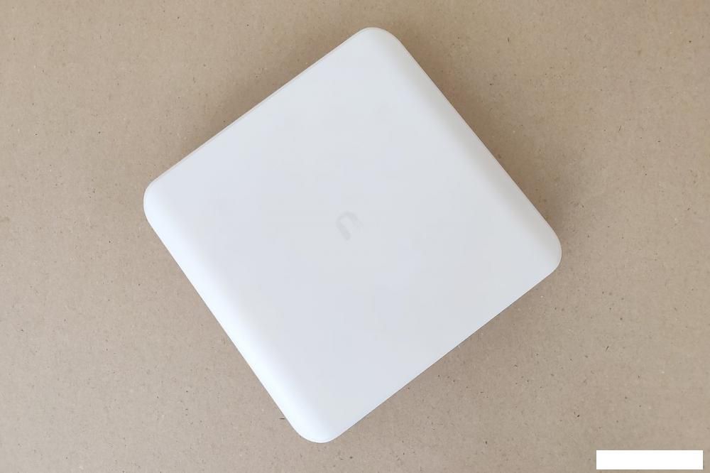 Управляемый коммутатор 2-го уровня Ubiquiti UniFi Switch Lite 16 POE