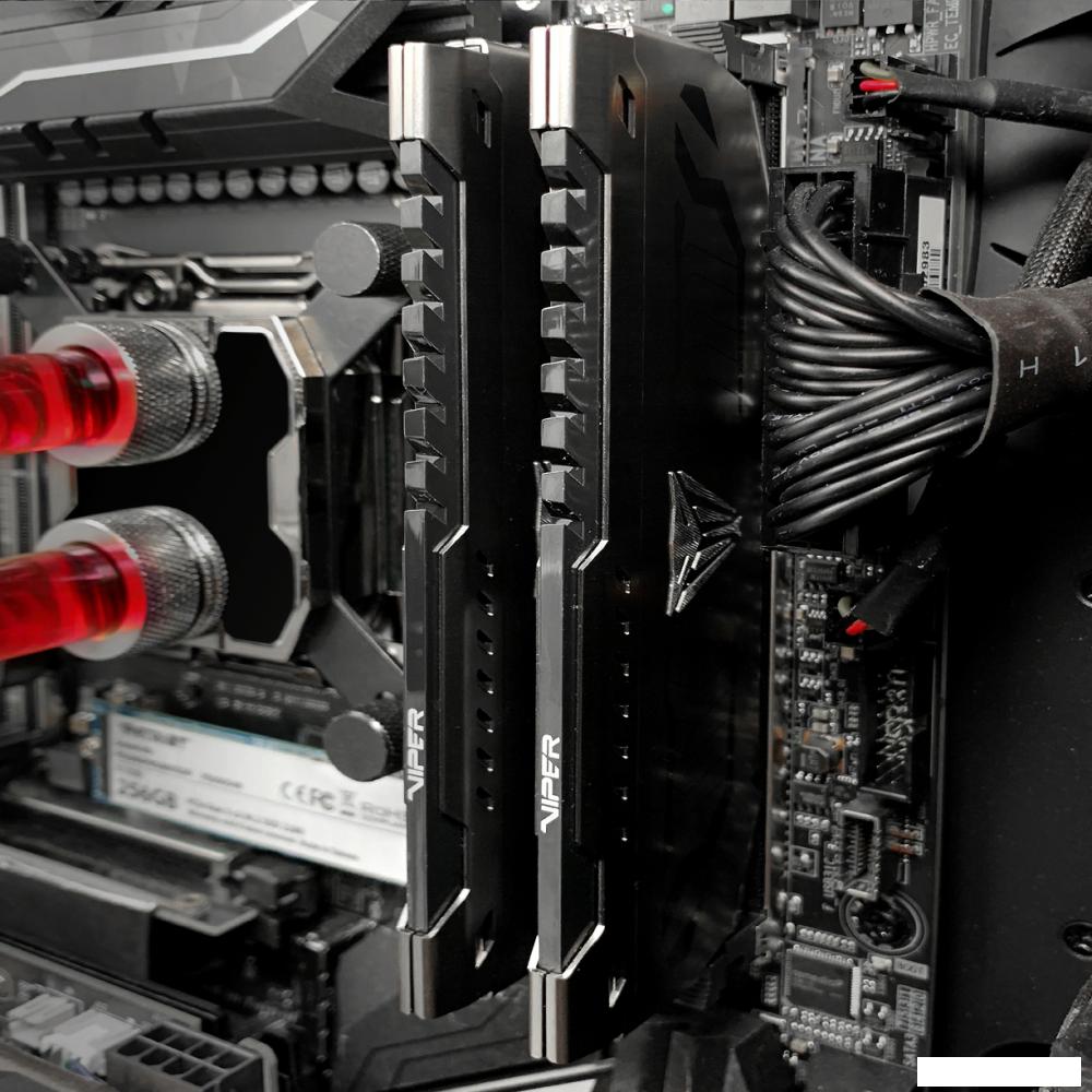 Оперативная память Patriot Viper Steel 16GB DDR4 PC4-25600 PVS416G320C6