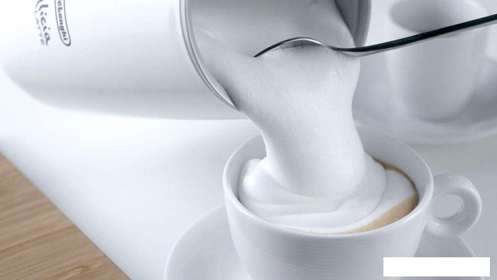 Автоматический вспениватель молока DeLonghi Alicia Черный [EMF2.BK]