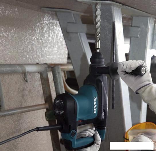 Перфоратор Makita HR3210C