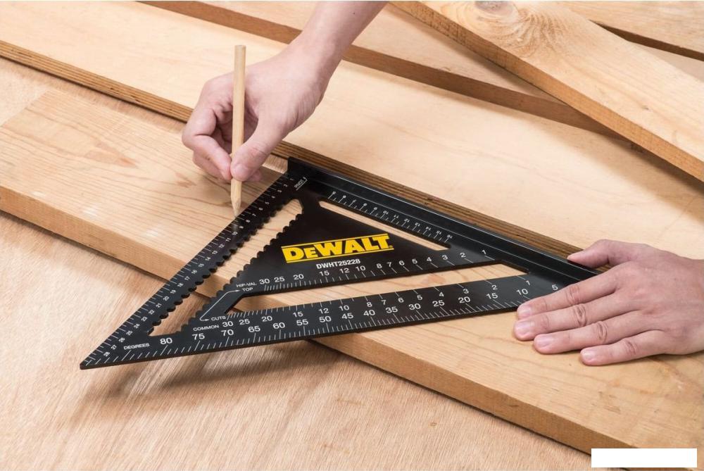 Угольник DeWalt DWHT25227-0