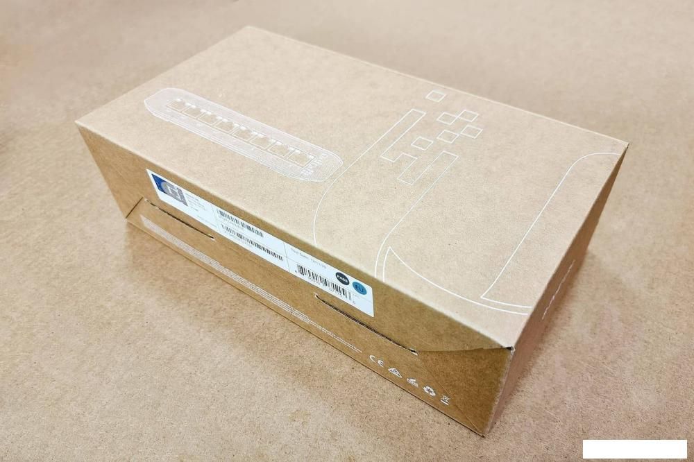 Управляемый коммутатор 2-го уровня Ubiquiti UniFi Switch Lite 8 POE