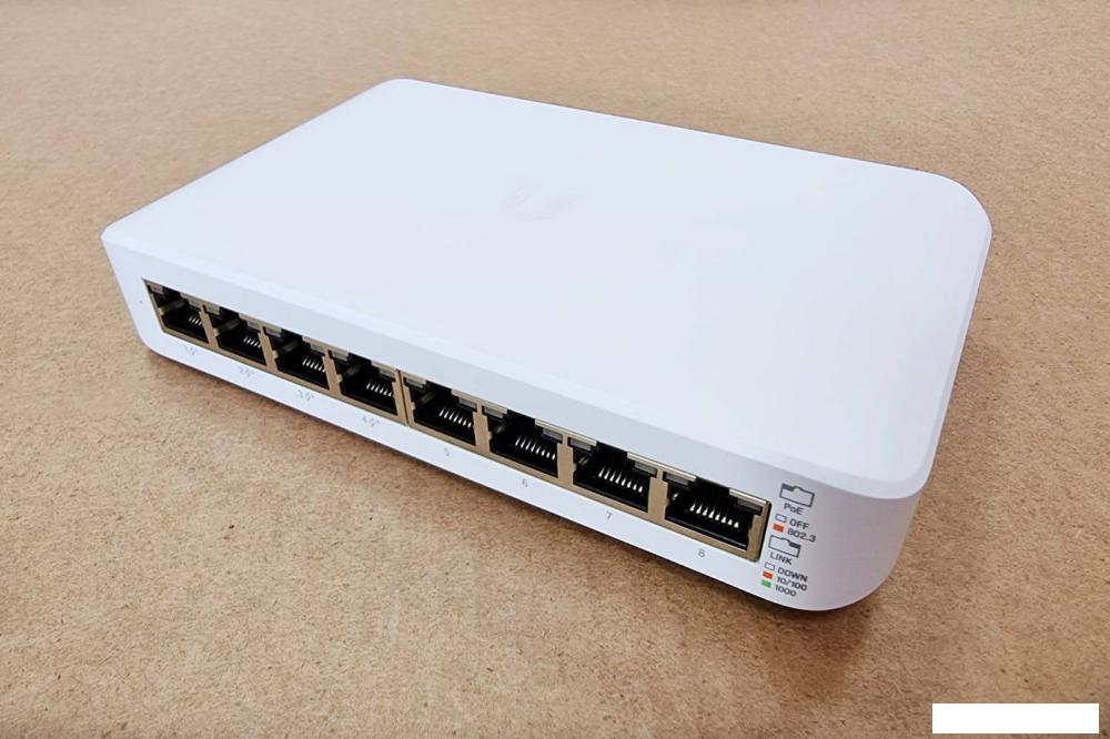 Управляемый коммутатор 2-го уровня Ubiquiti UniFi Switch Lite 8 POE