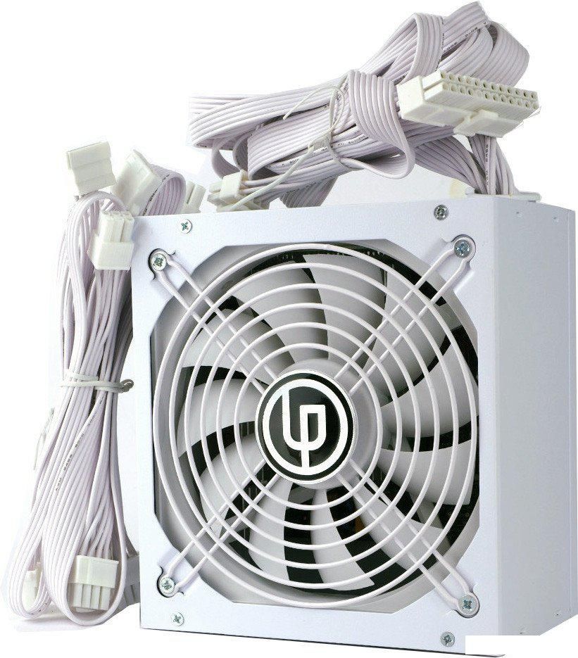 Блок питания Ginzzu MC1000 (белый)