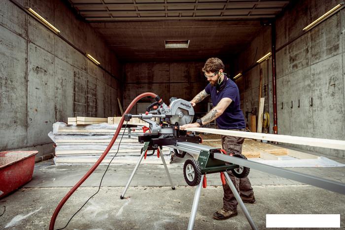 Торцовочная пила Metabo KGS 305 M 613305000