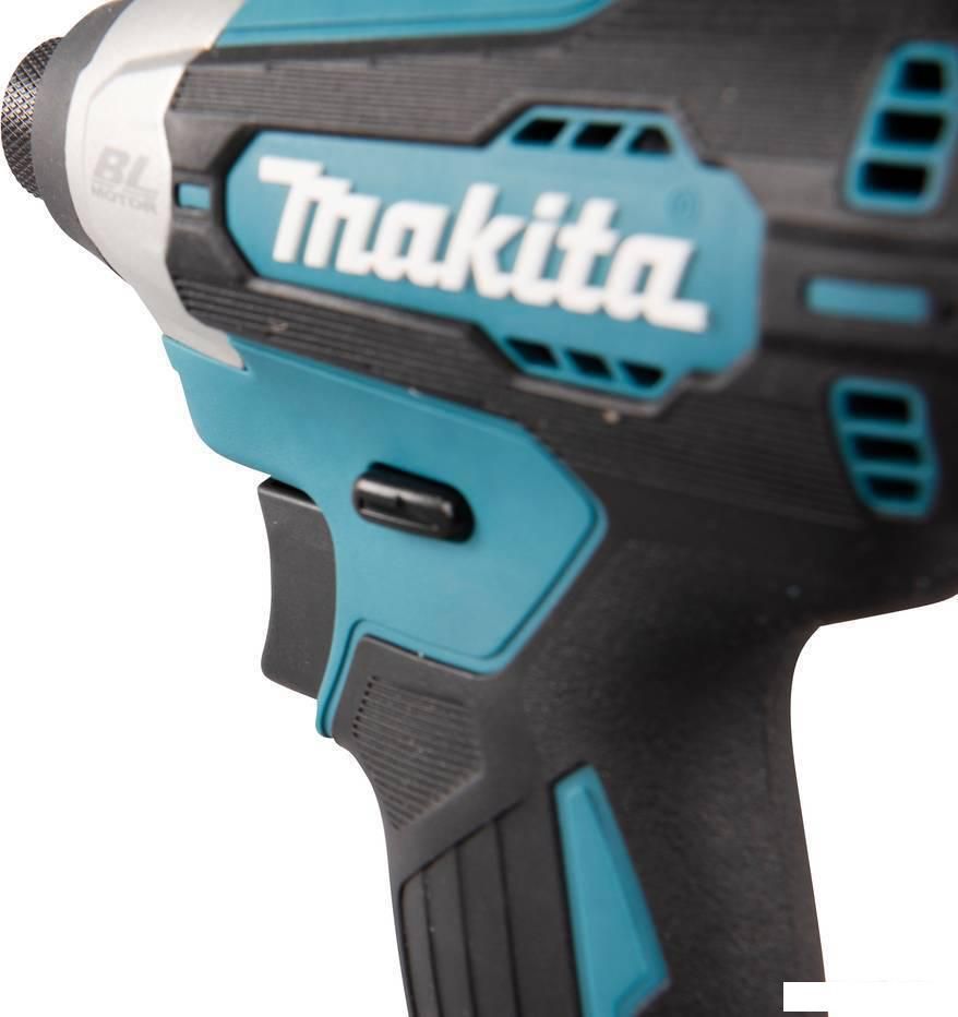 Винтоверт Makita DTD157RTJ (с 2-мя АКБ, кейс )