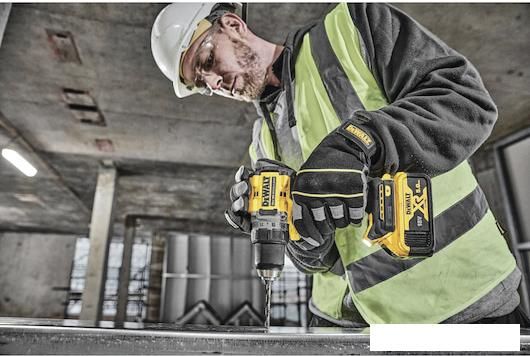 Дрель-шуруповерт DeWalt DCD800P2T (с 2-мя АКБ, кейс)