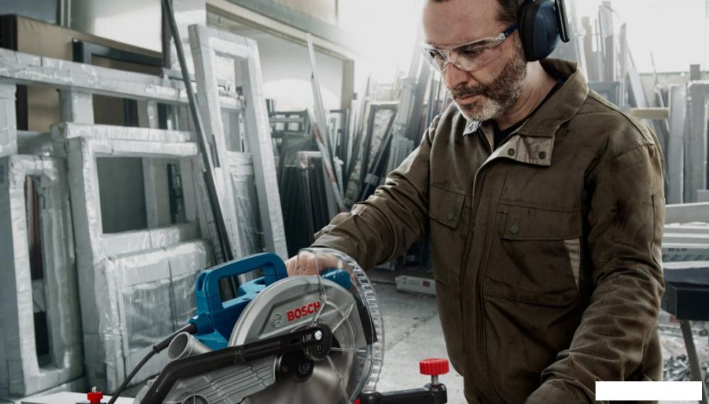 Торцовочная пила Bosch GCM 216 Professional 0601B33000