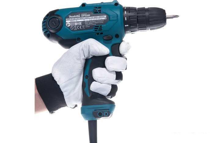 Дрель-шуруповерт Makita DF0300X1 (с отверткой)
