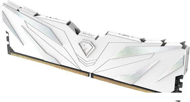 Оперативная память Netac Shadow II White 8ГБ DDR4 2666 МГц NTSWD4P26SP-08W
