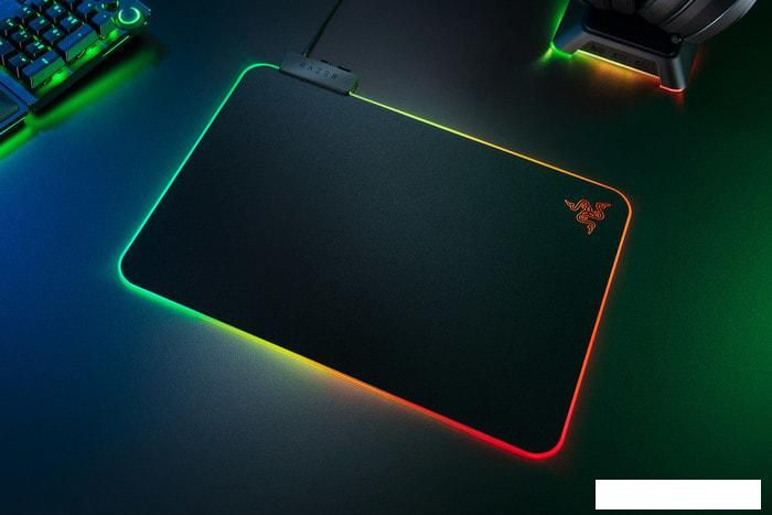 Коврик для мыши Razer Firefly V2